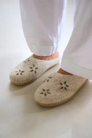 CARE BY ME Warm Feet Slippers