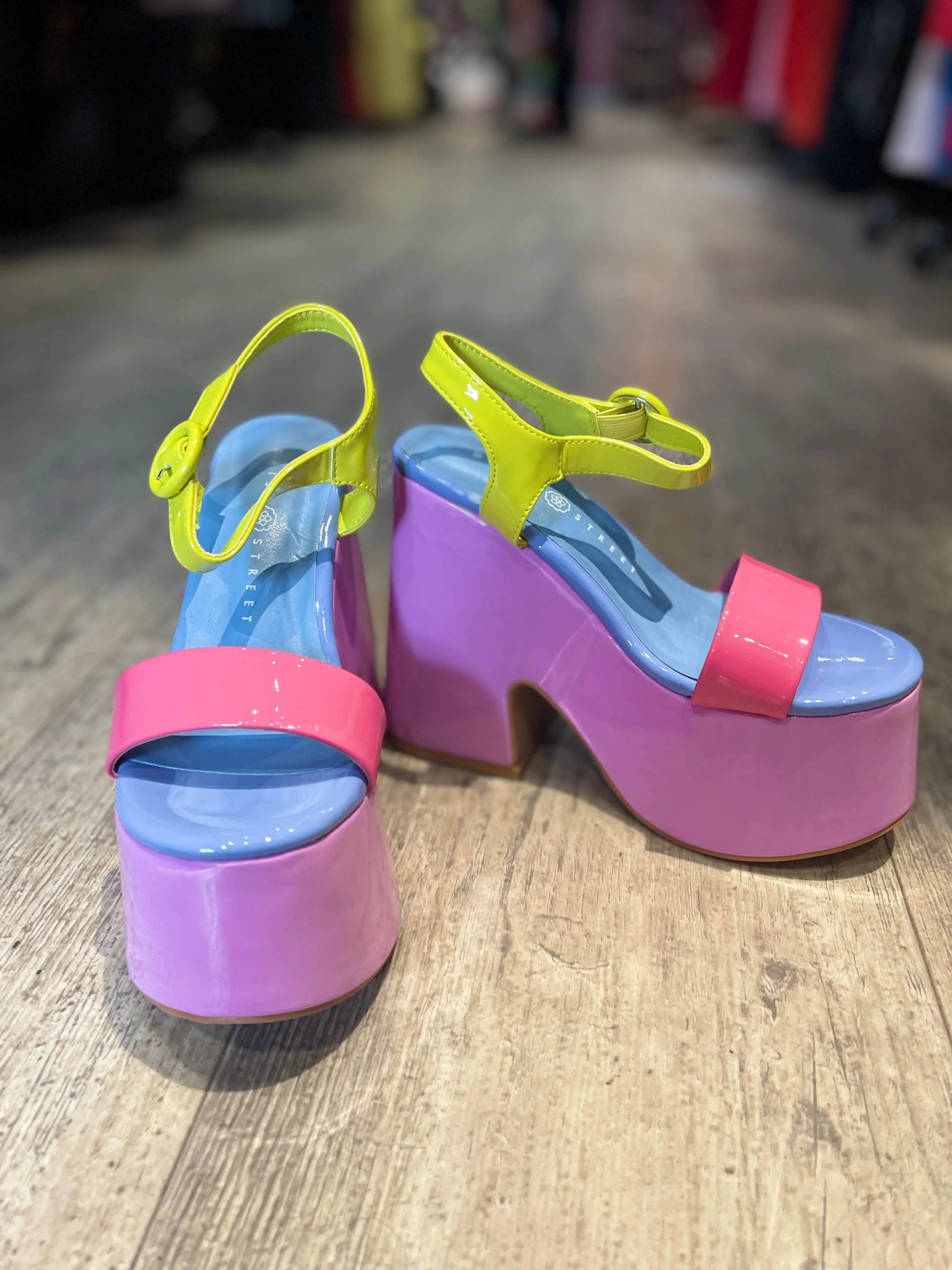 Colorblock Platform Sandals By Daisy Street