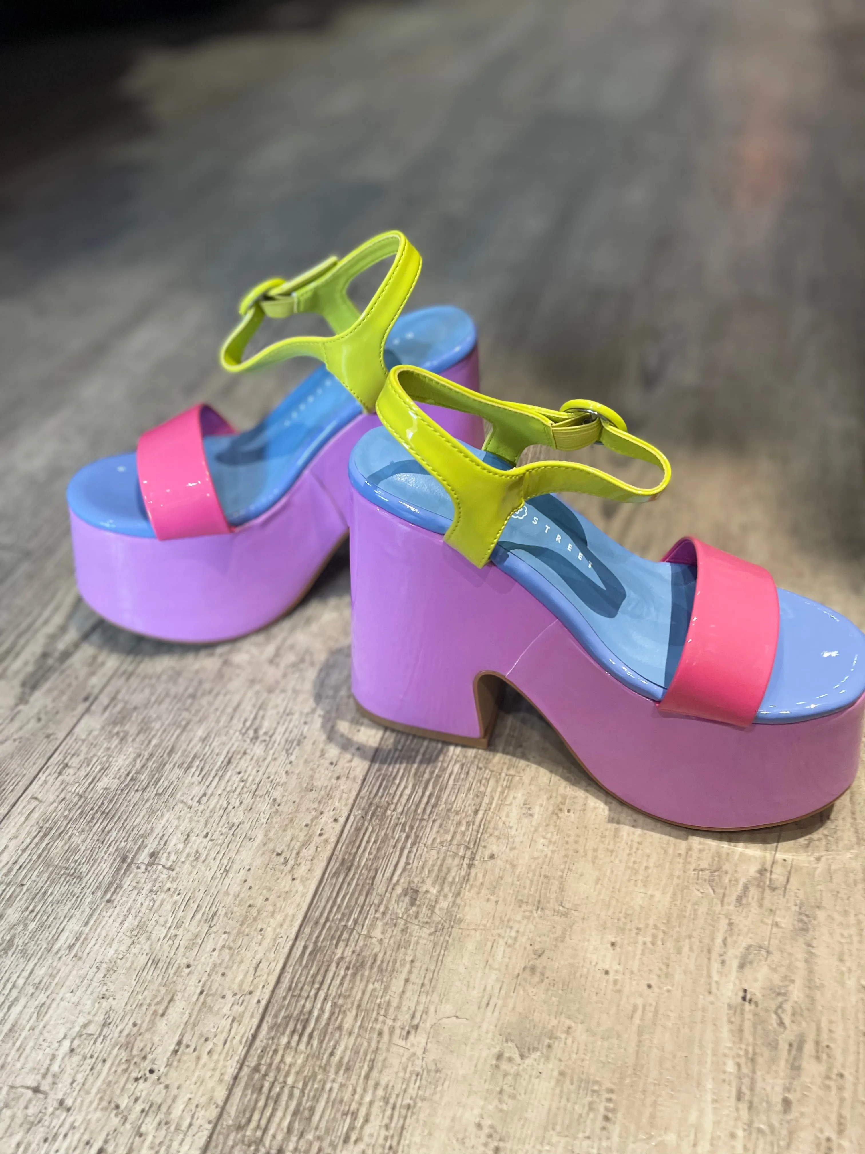 Colorblock Platform Sandals By Daisy Street