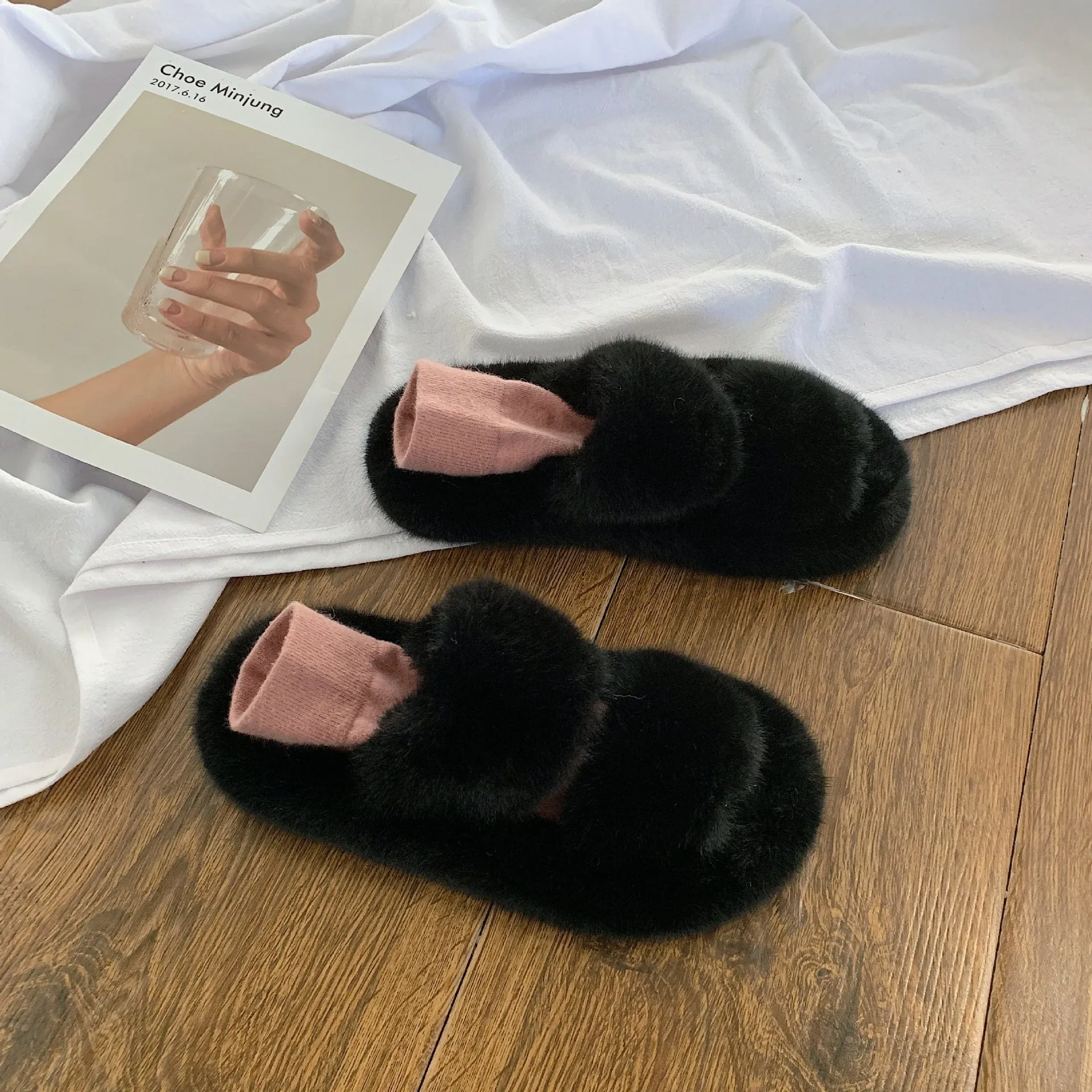 Hairy slippers for women