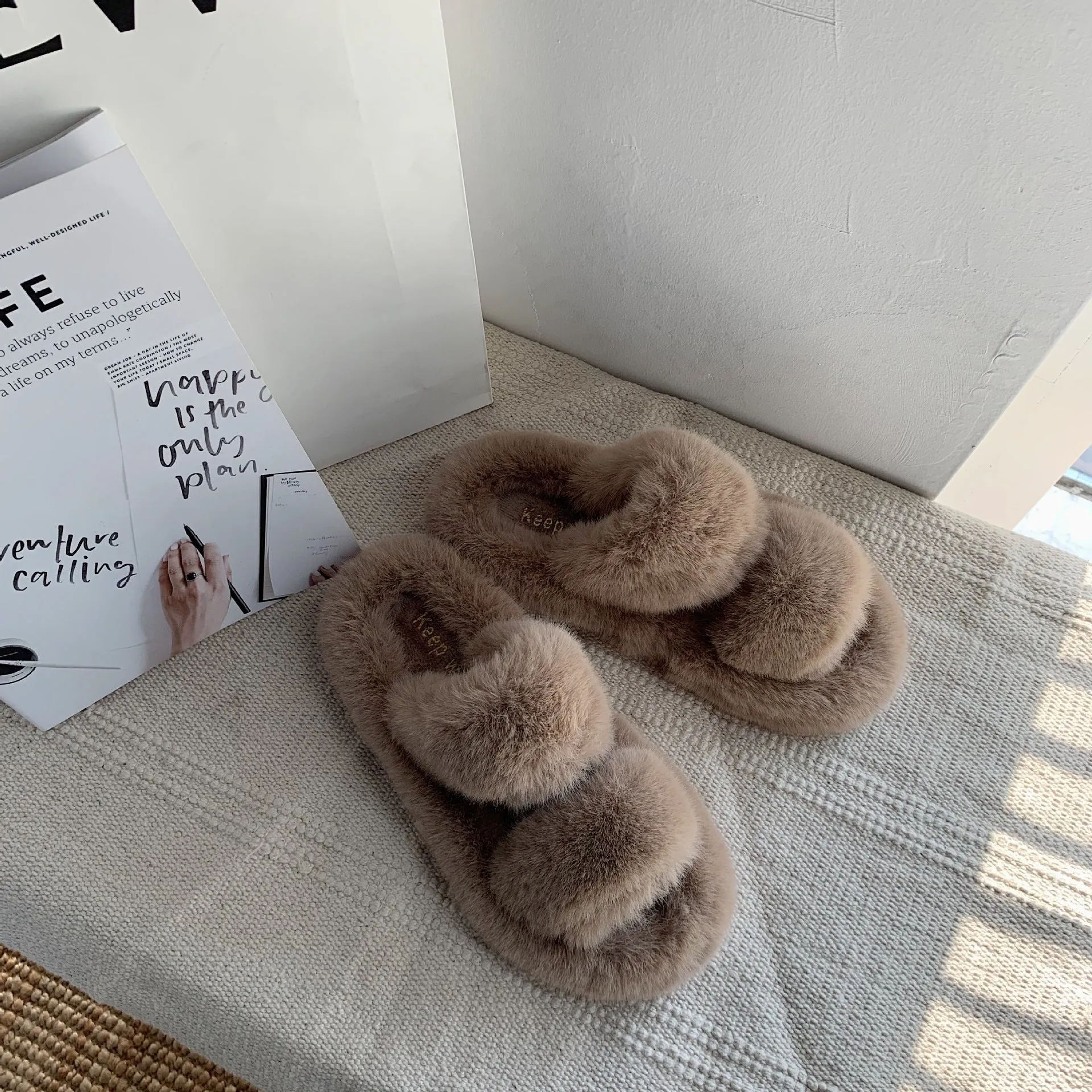 Hairy slippers for women