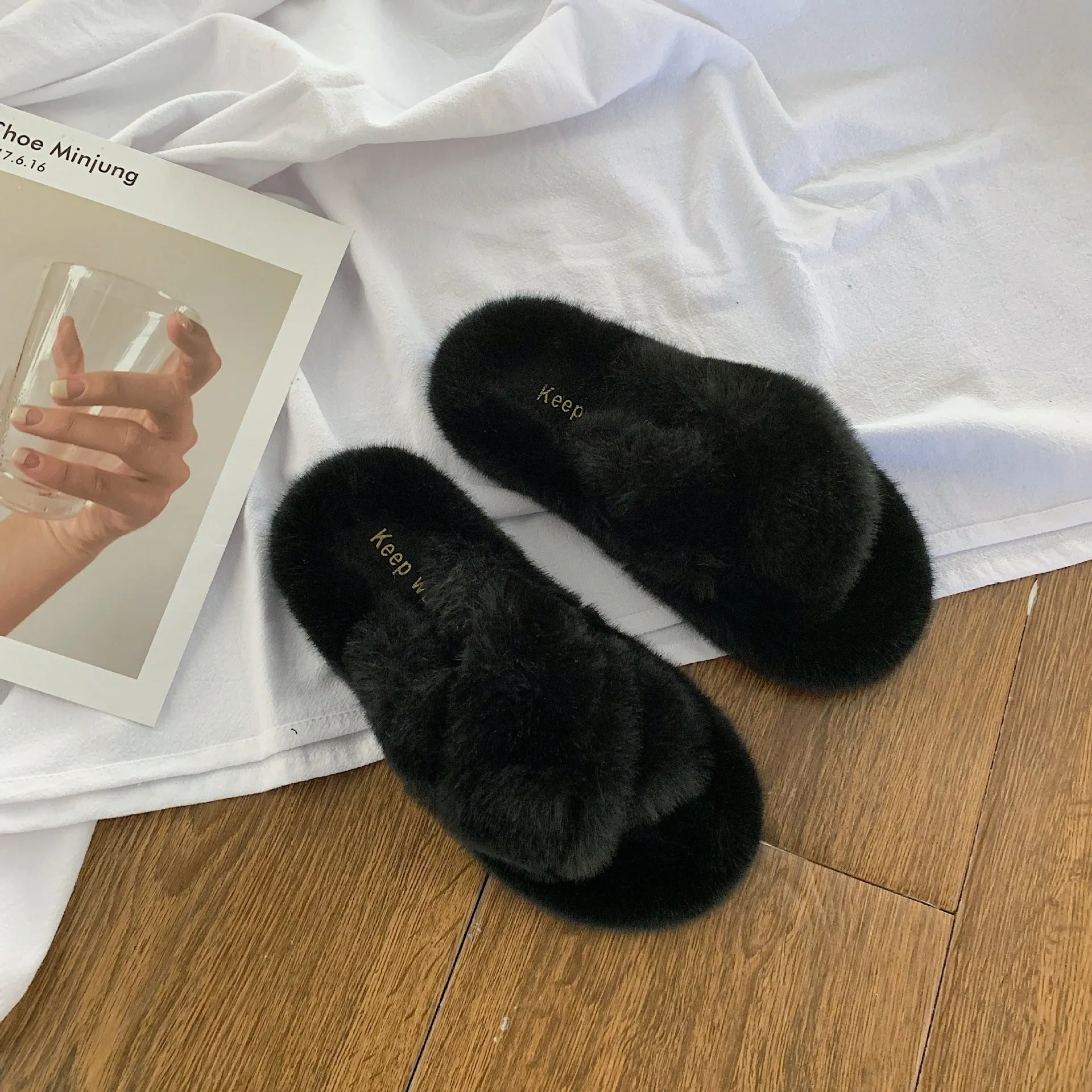 Hairy slippers for women